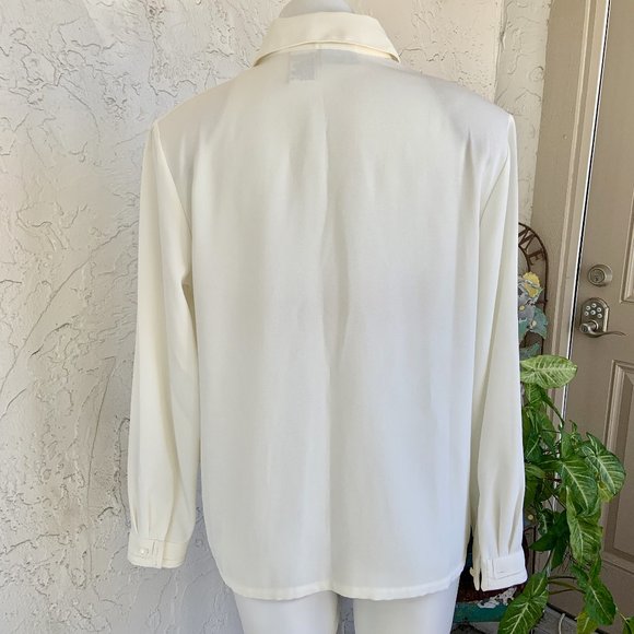 Vintage KORET PETITE Elegant Embroidered Blouse - Picture 7 of 11